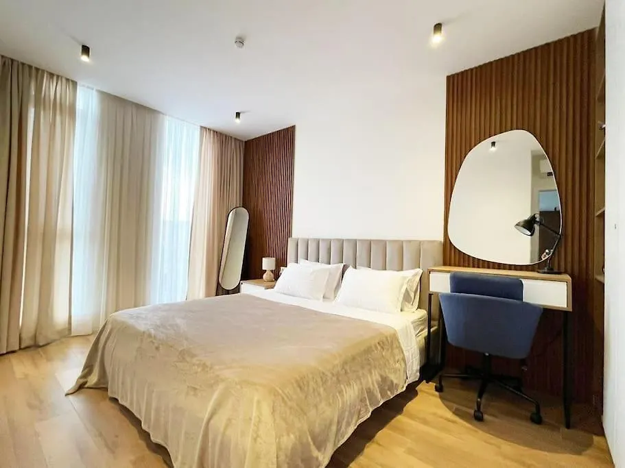 Luxury Apartment With King-Size Bed And Fast Wi-Fi ティラナ 0*,