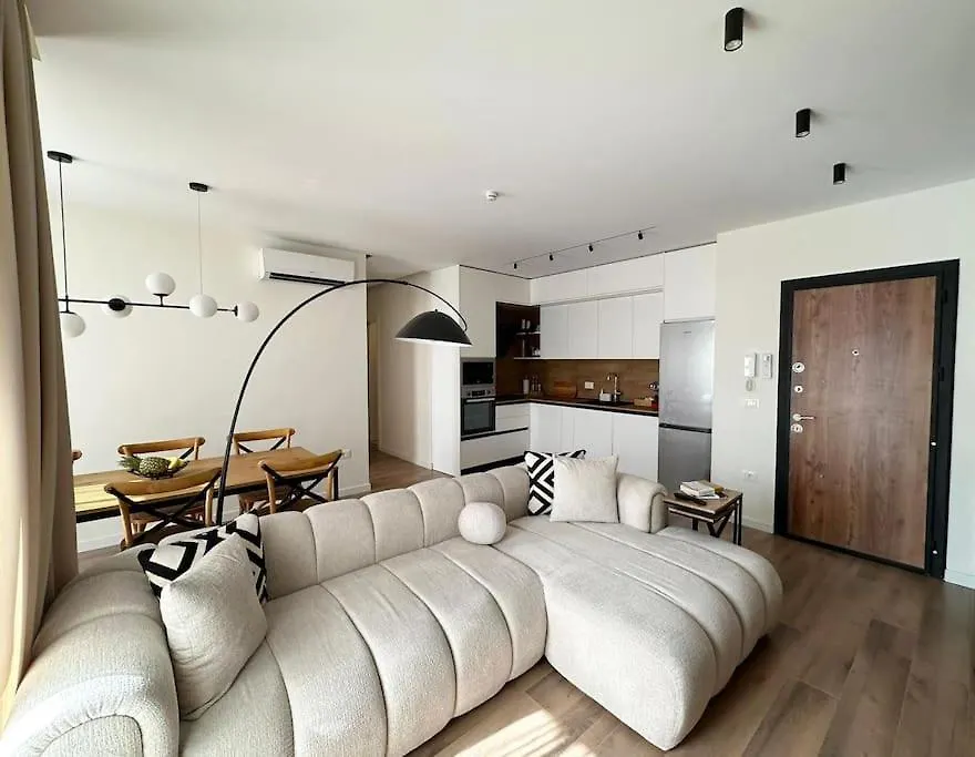 Luxury Apartment With King-Size Bed And Fast Wi-Fi ティラナ 0*,  アルバニア