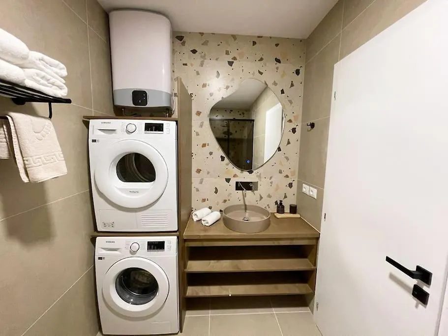 Luxury Apartment With King-Size Bed And Fast Wi-Fi ティラナ